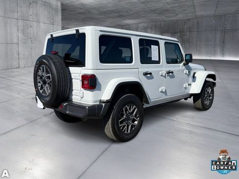 Certified 2025 Jeep Wrangler Sahara image 7