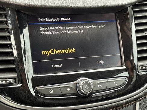 Used 2021 Chevrolet Trax LT image 18