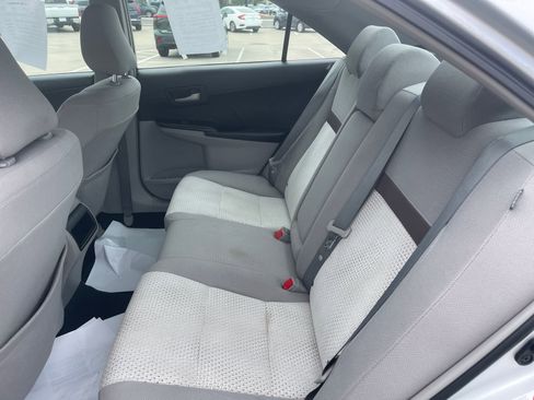 Used 2012 Toyota Camry LE FWD image 20