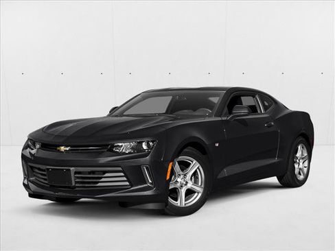 Used 2018 Chevrolet Camaro LT RWD image 1