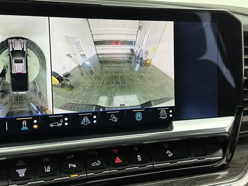 Used 2024 Chevrolet Silverado 2500 LTZ w/ LTZ Convenience Package image 23