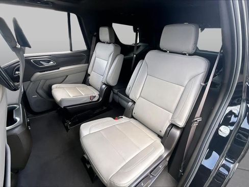 Used 2024 Chevrolet Tahoe Z71 w/ Luxury Package AWD/4WD image 19