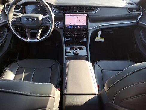 New 2025 Jeep Grand Cherokee Limited image 12