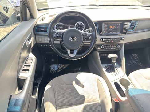 Used 2018 Kia Niro LX FWD image 8