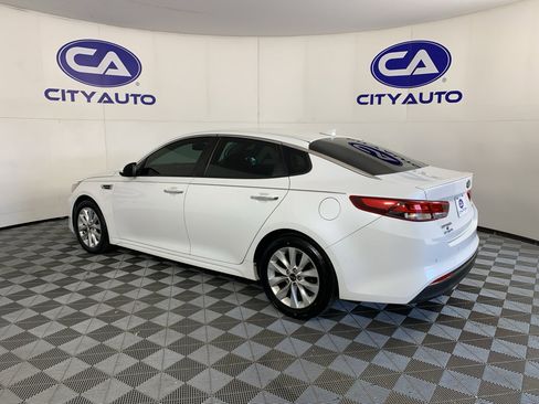 Used 2018 Kia Optima S image 5