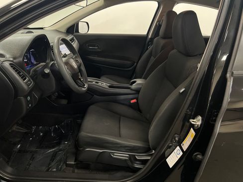 Used 2018 Honda HR-V LX image 11