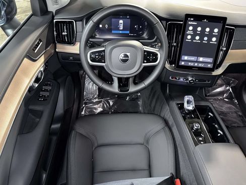 Used 2026 Volvo XC90 B5 Plus AWD/4WD image 4