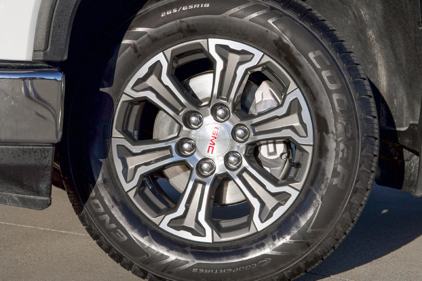 Used 2025 GMC Sierra 1500 SLT AWD/4WD image 11