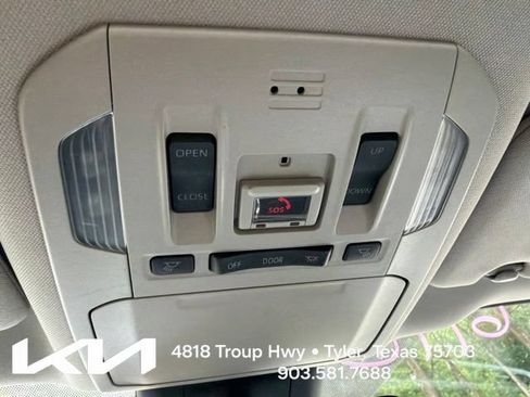 Used 2022 Toyota Highlander XLE FWD image 23