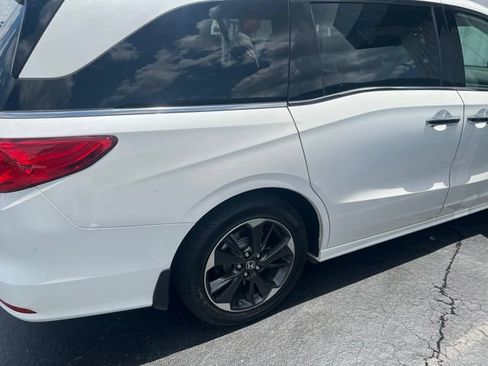 Used 2024 Honda Odyssey Elite image 3