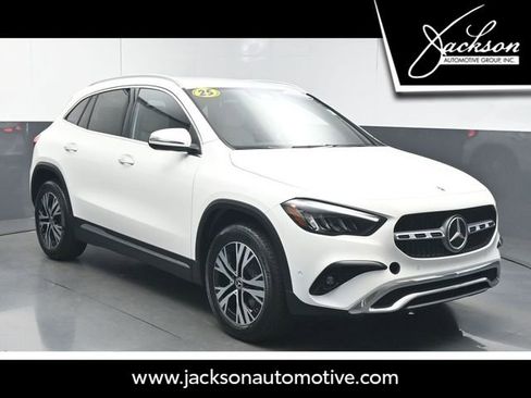 Used 2025 Mercedes-Benz GLA 250 4MATIC image 1