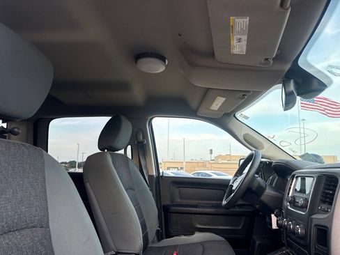 Used 2020 RAM 1500 4x4 Crew Cab Classic image 28