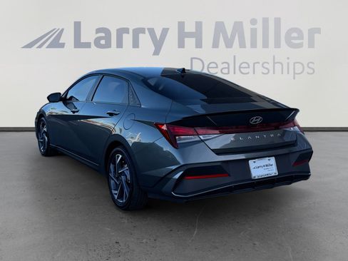 Certified 2025 Hyundai Elantra Sport w/ Cargo Package image 3