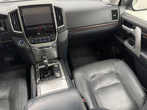 Used 2018 Toyota Land Cruiser AWD/4WD image 33