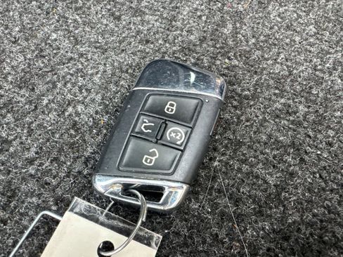 Used 2022 Volkswagen Atlas SEL Premium image 21