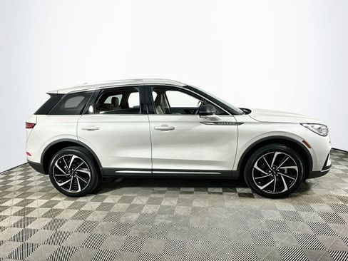 Used 2023 Lincoln Corsair Reserve w/ Equipment Group 201A FWD image 2