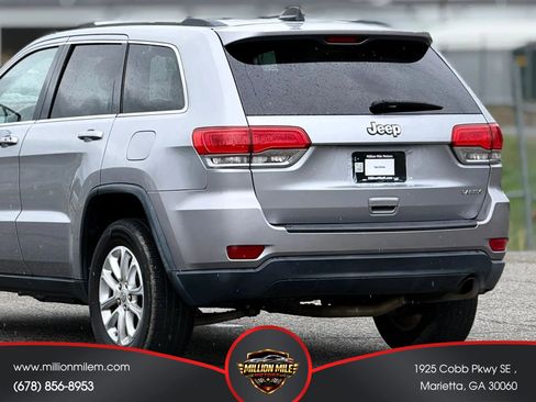 Used 2014 Jeep Grand Cherokee Laredo w/ 18" Wheel & 8.4" Radio Group RWD image 16