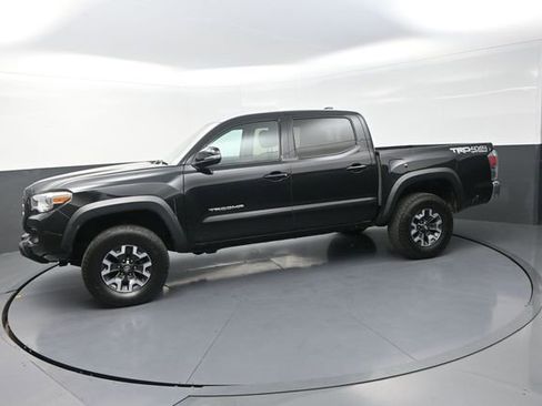 Used 2021 Toyota Tacoma TRD Off-Road AWD/4WD image 43