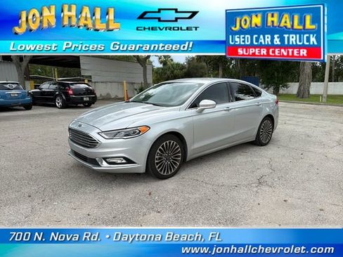Used 2017 Ford Fusion Titanium FWD image 2