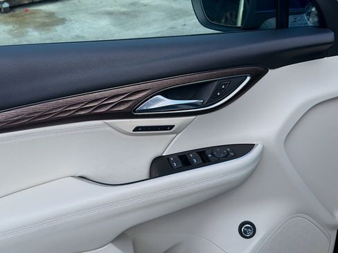 Used 2023 Buick Envision Avenir image 17