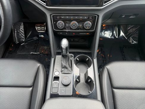 Used 2019 Volkswagen Atlas SEL R-Line AWD/4WD image 18