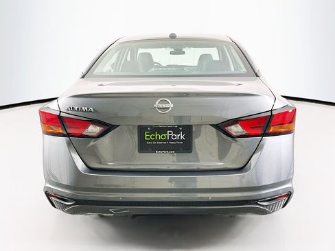 Used 2025 Nissan Altima 2.5 SV image 7