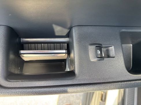 Used 2024 Ford Expedition Limited image 32