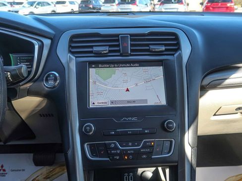 Used 2019 Ford Fusion SE image 33