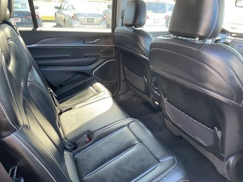 Used 2021 Jeep Grand Cherokee L Limited AWD/4WD image 13