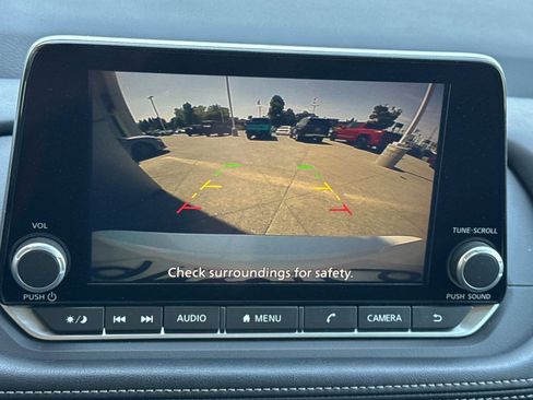 Used 2025 Nissan Rogue SV AWD/4WD image 20