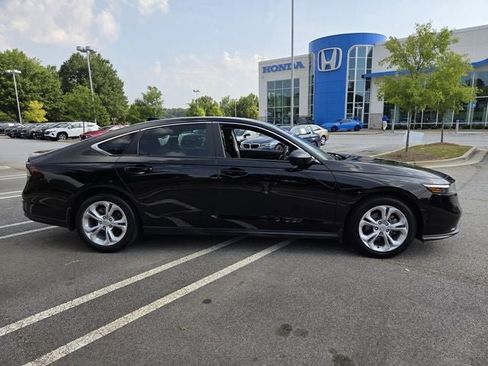 Used 2025 Honda Accord LX image 9