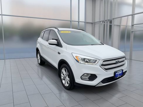 Used 2019 Ford Escape SEL FWD image 2