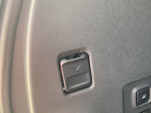 New 2025 Ford Expedition Active image 12