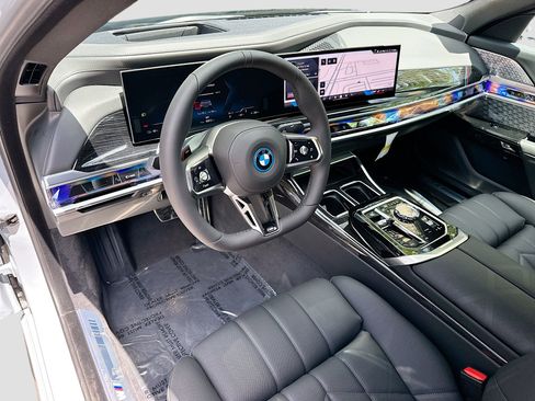 New 2025 BMW i7 xDrive60 image 9