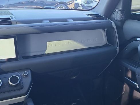 Used 2022 Land Rover Defender 110 image 22