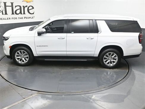 Used 2023 Chevrolet Suburban Premier image 43