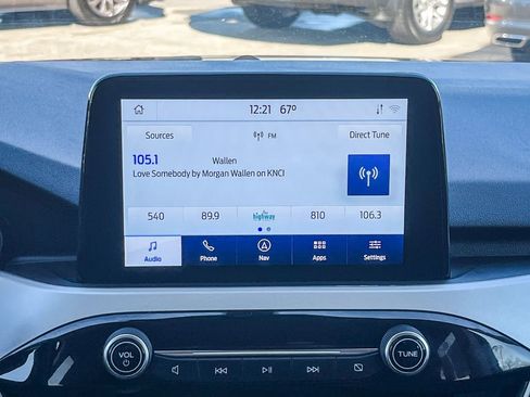 Used 2021 Ford Escape SE w/ SE Sport Appearance Package image 17