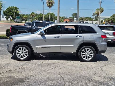 Used 2017 Jeep Grand Cherokee Limited AWD/4WD image 8