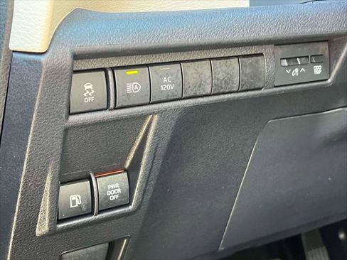 Certified 2025 Toyota Sienna Limited AWD/4WD image 20