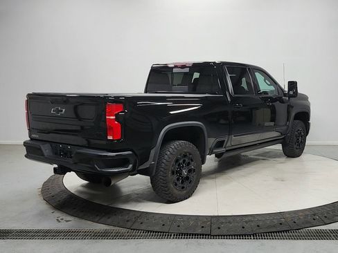 Used 2024 Chevrolet Silverado 2500 High Country w/ High Country Premium Package AWD/4WD image 7