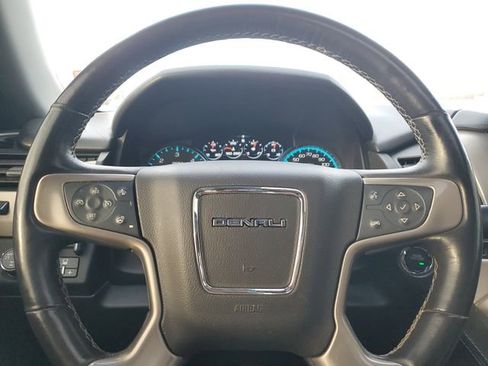 Used 2020 GMC Yukon XL Denali w/ Open Road Package image 28