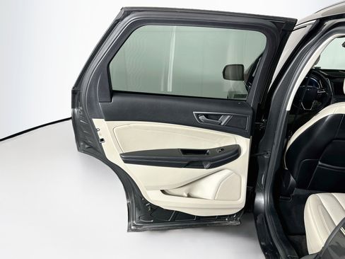 Used 2019 Ford Edge Titanium FWD image 25