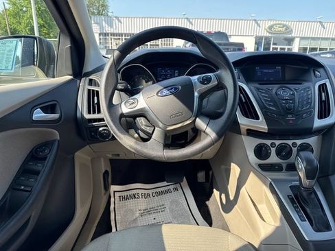 Used 2014 Ford Focus SE FWD image 14