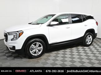 Used 2024 GMC Terrain SLE video 2