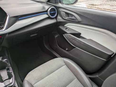 Used 2024 Chevrolet Trax LT FWD image 10