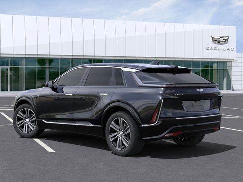 New 2025 Cadillac Lyriq Luxury RWD image 6