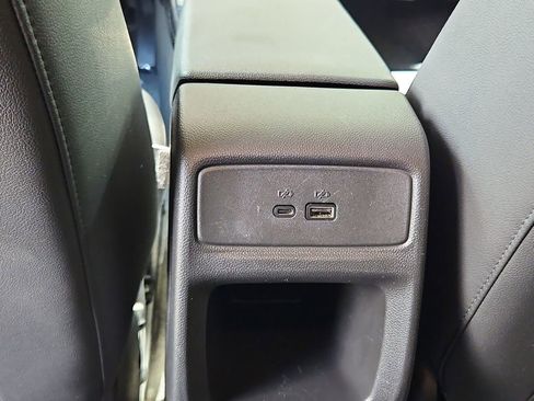 Used 2025 Chevrolet Trax LT w/ LT Convenience Package FWD image 27
