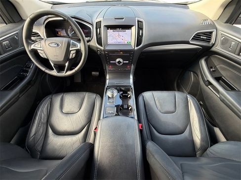 Used 2019 Ford Edge Titanium image 30