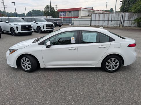 Used 2024 Toyota Corolla LE FWD image 6