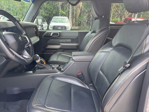 Used 2022 Ford Bronco Badlands image 6